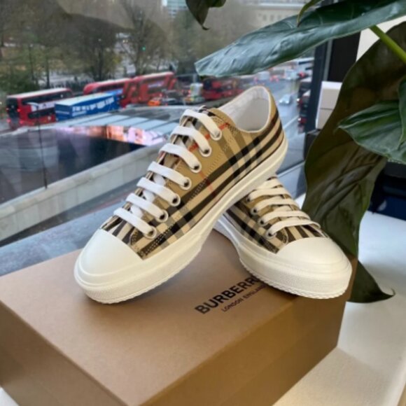 Authentic Burberry logo print vintage check cotton sneakers archive beige - Picture 2 of 6